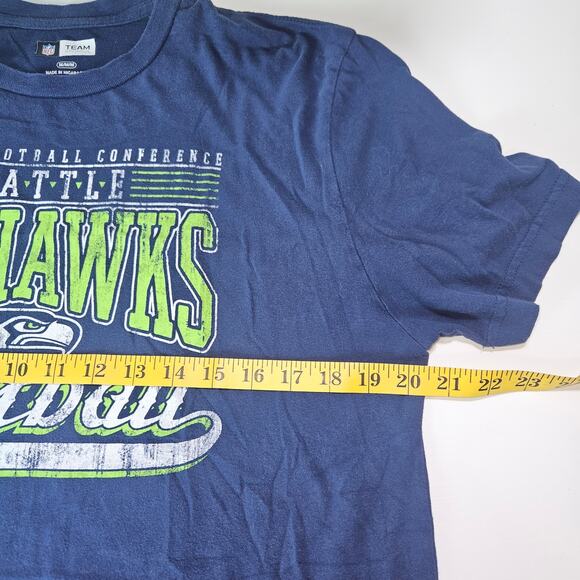 NFL Team Apparel Seattle Seahawks T-Shirt Men's Medium Blue Graphic Football Tee - Picture 5 of 6